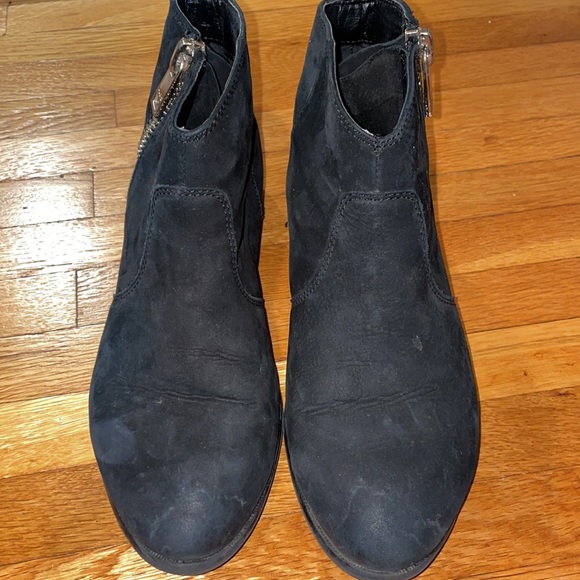 ALDO: suede flat booties with side zip, size 6.5 - Picture 3 of 7